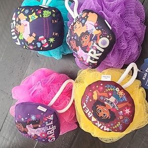 DISNEY ENCANTO KIDS/CHILDREN POUF BALLS FOR SHOW TIME!